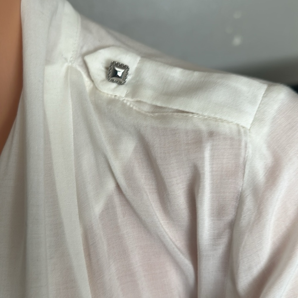 White House black market blouse - Picture 3 of 8